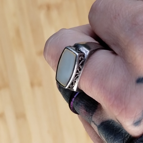 Vintage Sterling Silver Mother Of Pearl Ring Size 7.5 .. - Picture 7 of 7